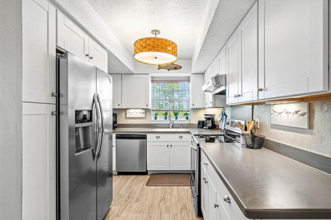 Photo - 18081 SE Country Club Dr Apartment