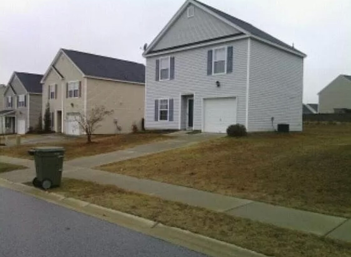 Primary Photo - 1320 Waverly Pl Dr