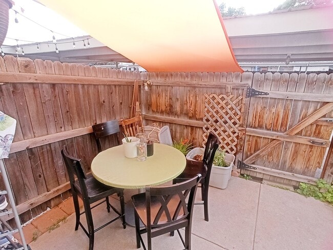 Photo - 1125 S Monaco St Pkwy Townhome