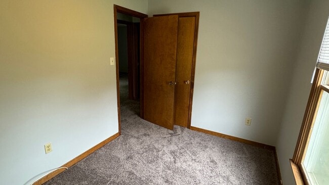 Building Photo - Highland Springs Rancher
