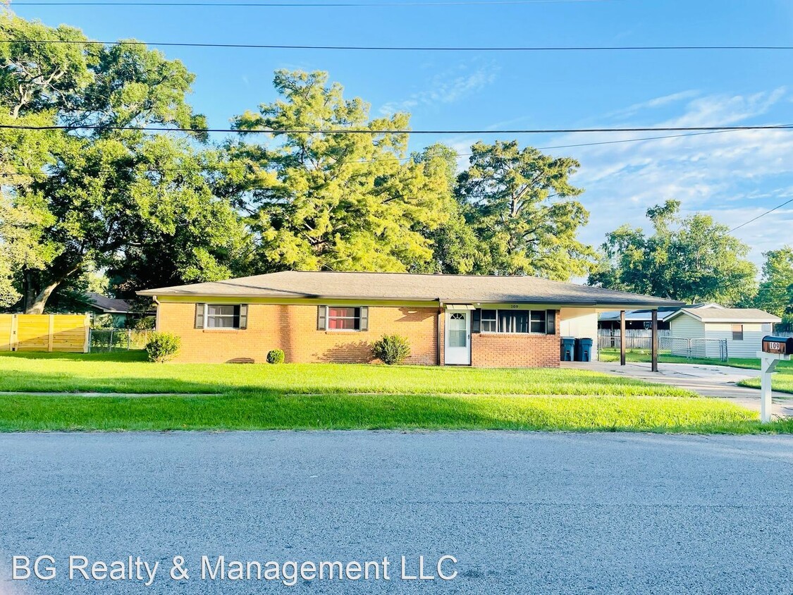 Primary Photo - 3 br, 1.5 bath House - 109 Birch Drive