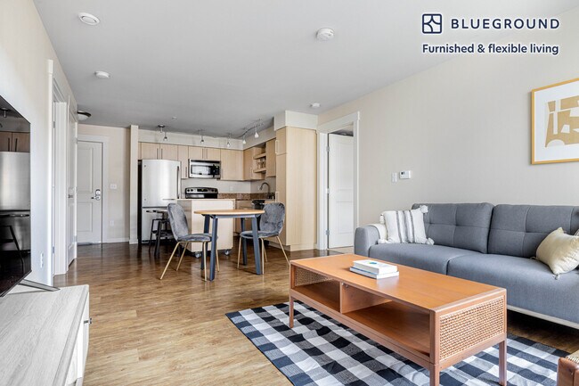 Building Photo - 215 10th Ave E
