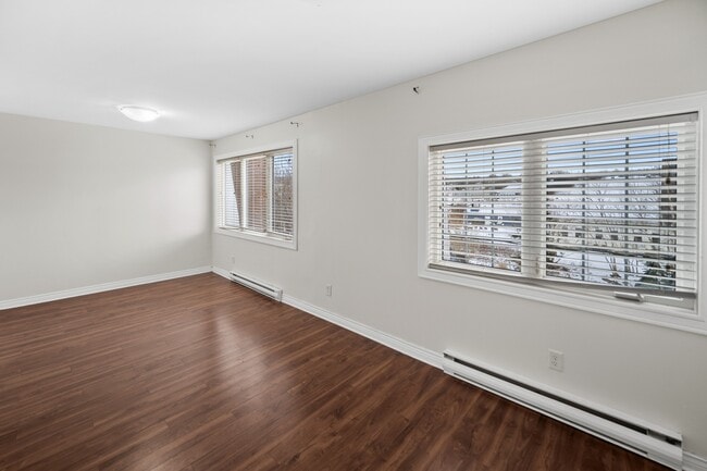 Building Photo - 103 Doyle St