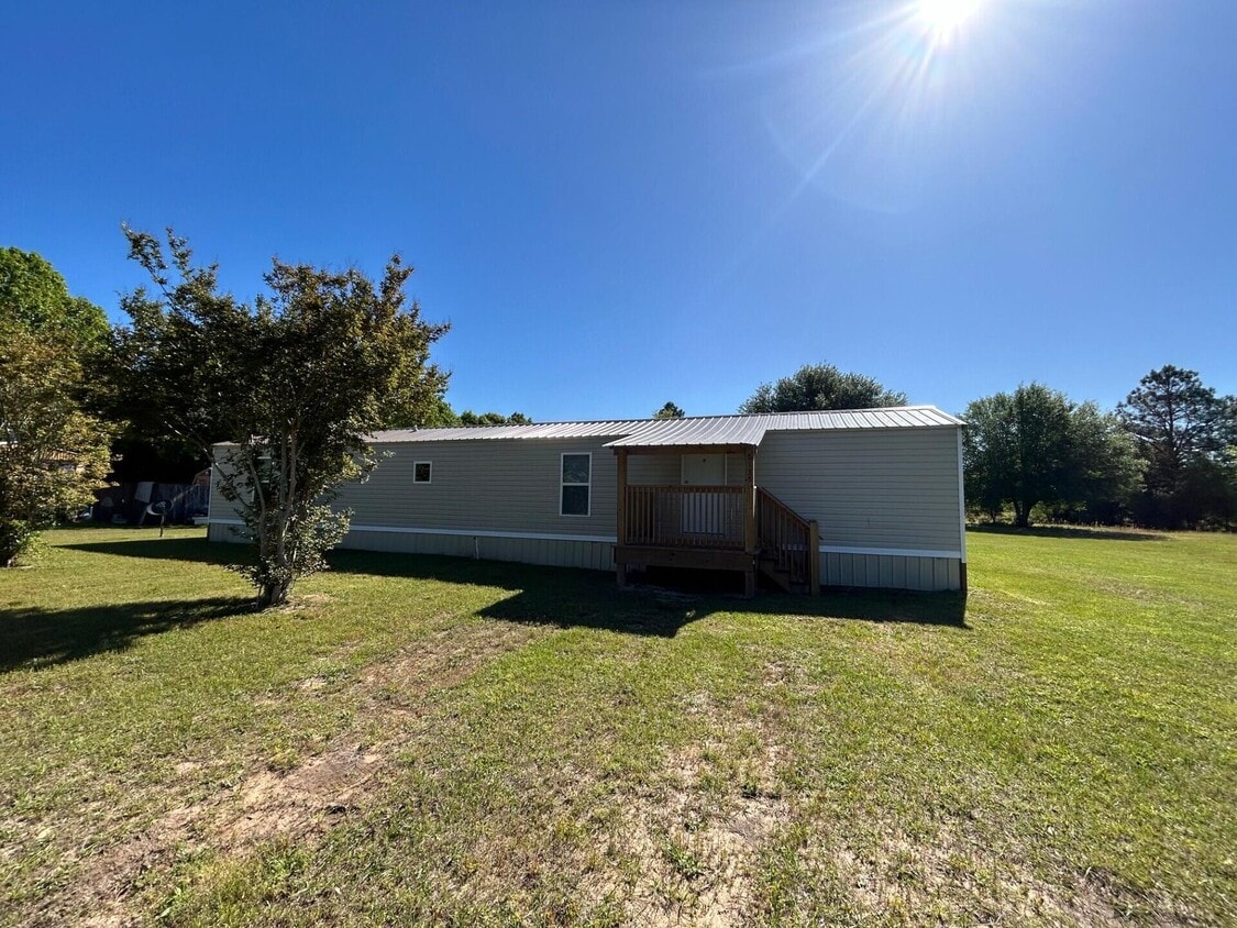 Primary Photo - 6135 Robin Rd