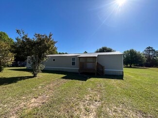 Building Photo - 6135 Robin Rd