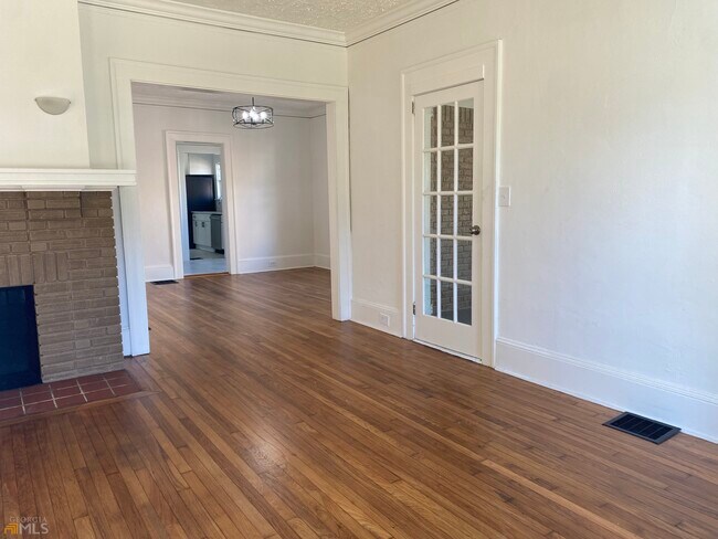 Building Photo - 2280 Boulevard Granada SW