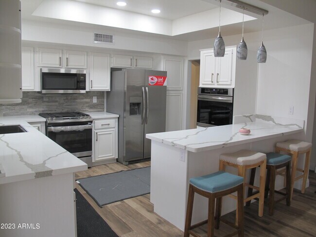 Foto del edificio - 14506 W Huron Dr