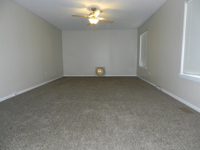 Building Photo - 980 W Briarcliff Rd
