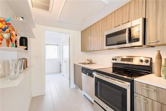 Photo - 740 Meridian Ave Apartment
