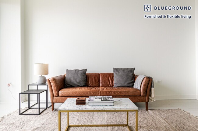 Foto del edificio - 1035 W Van Buren St