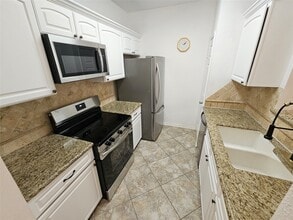 Building Photo - 9800 Pagewood Ln
