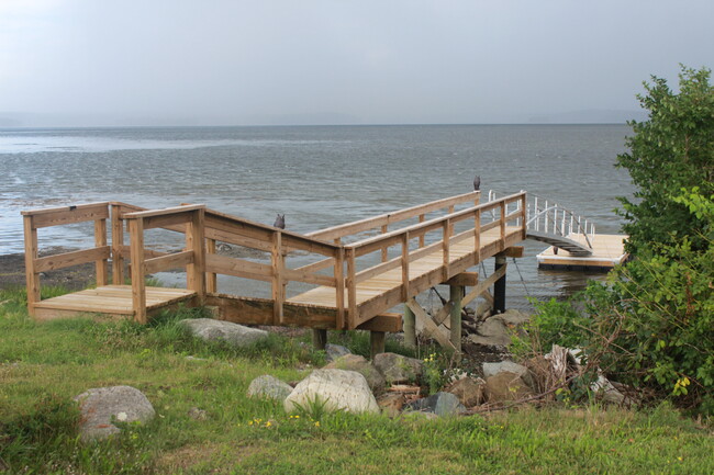 Building Photo - 16 Brackett Pt
