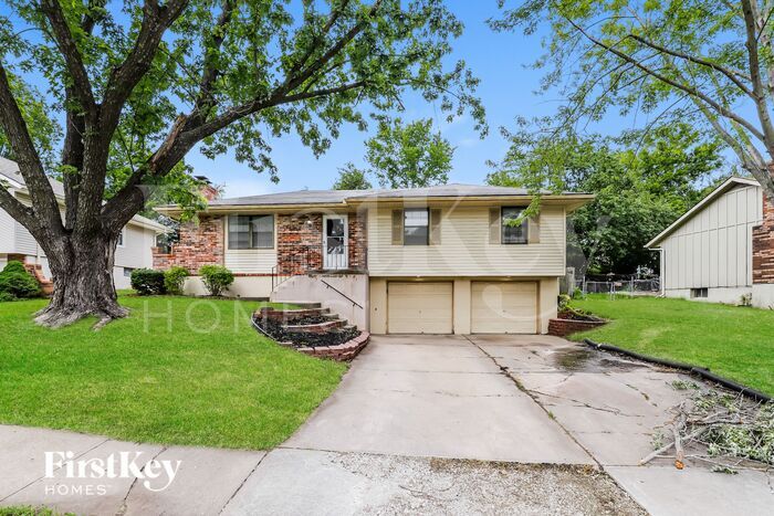 Primary Photo - 400 SW Oxford Dr