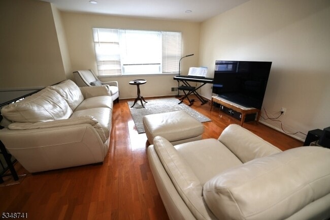 Photo - 920 Everts Ave Apartment