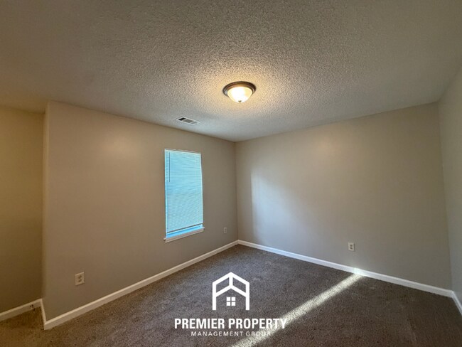 Foto del edificio - Beautiful 2-Story 3BR/2.5BA Bartlett Home | 1,632 Sq Ft, Vaulted Primary & Back Patio