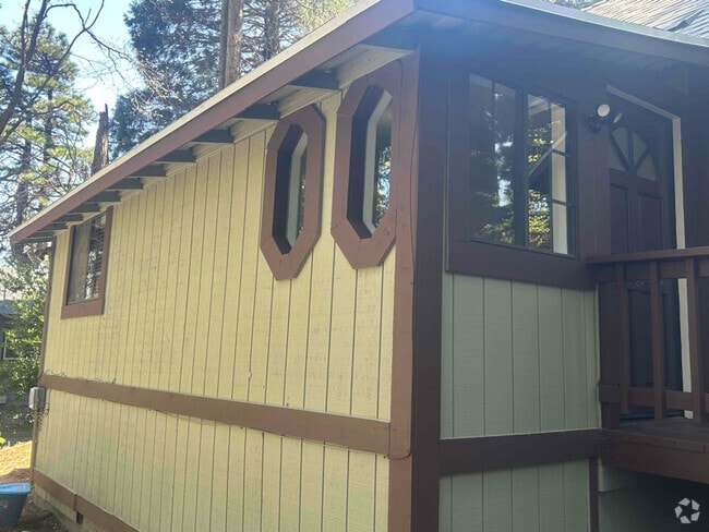 Building Photo - 22927 Crest Forest Dr