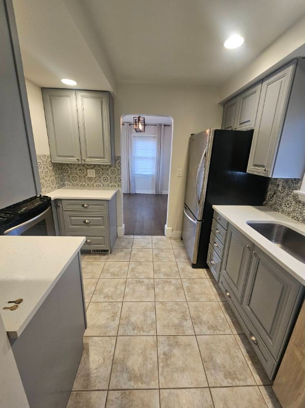 Building Photo - 8140 Meadow Ln