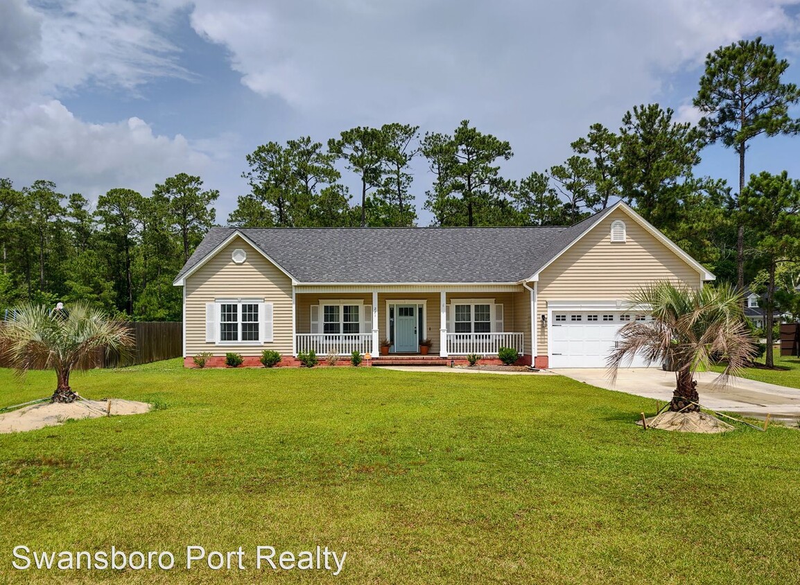 Primary Photo - 4 br, 2 bath House - 221 Brook Crossing Rd