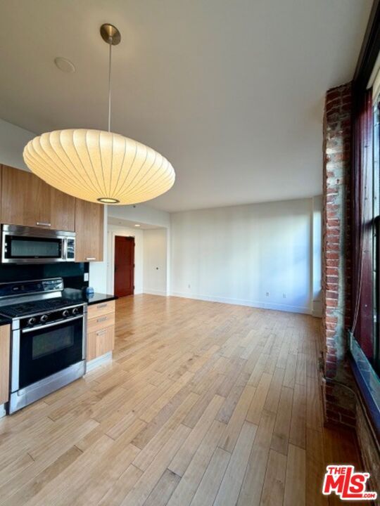 Foto del edificio - 460 S Spring St