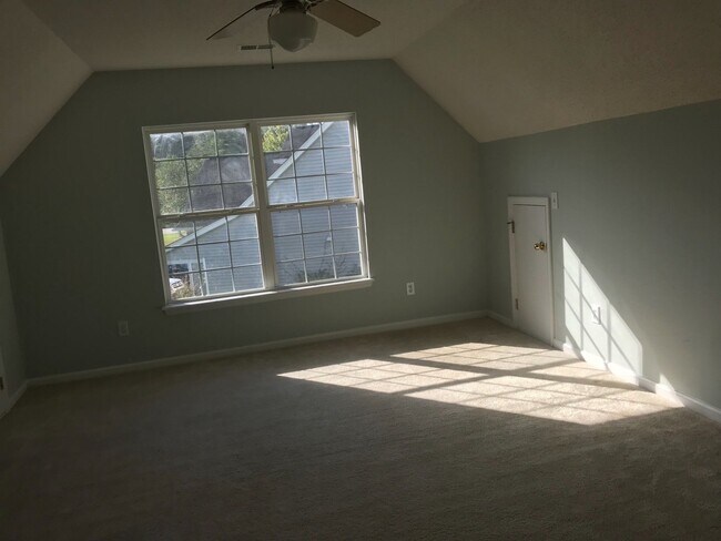 Building Photo - Great 2 story brick home in Summerville