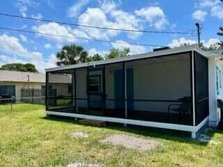 Building Photo - 1870 Breezy Ln