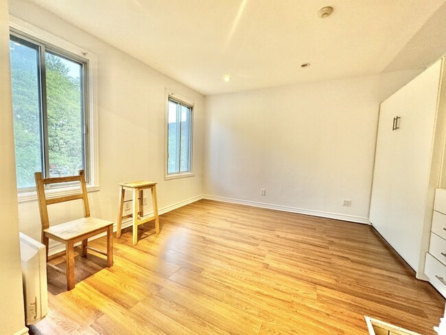 Photo du bâtiment - 461 Rue Rachel E