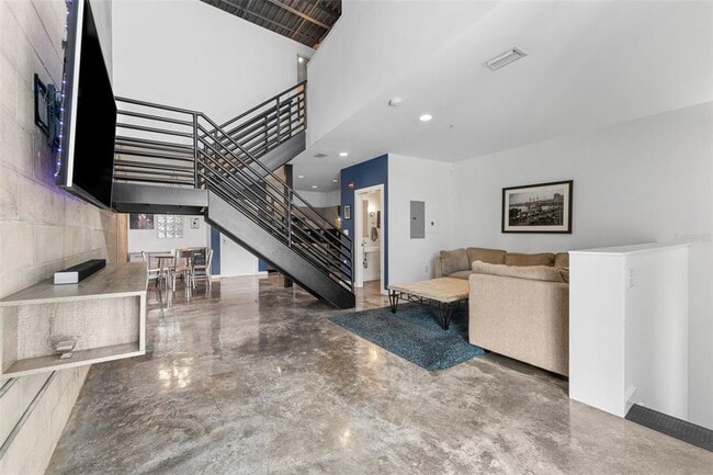 Building Photo - 5008 S MacDill Ave
