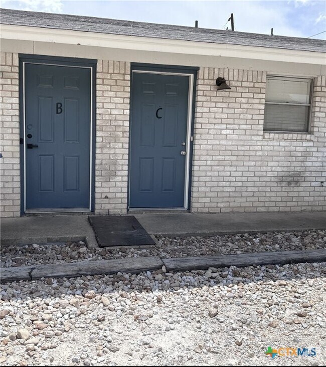 Building Photo - 1202 Urbantke Ct