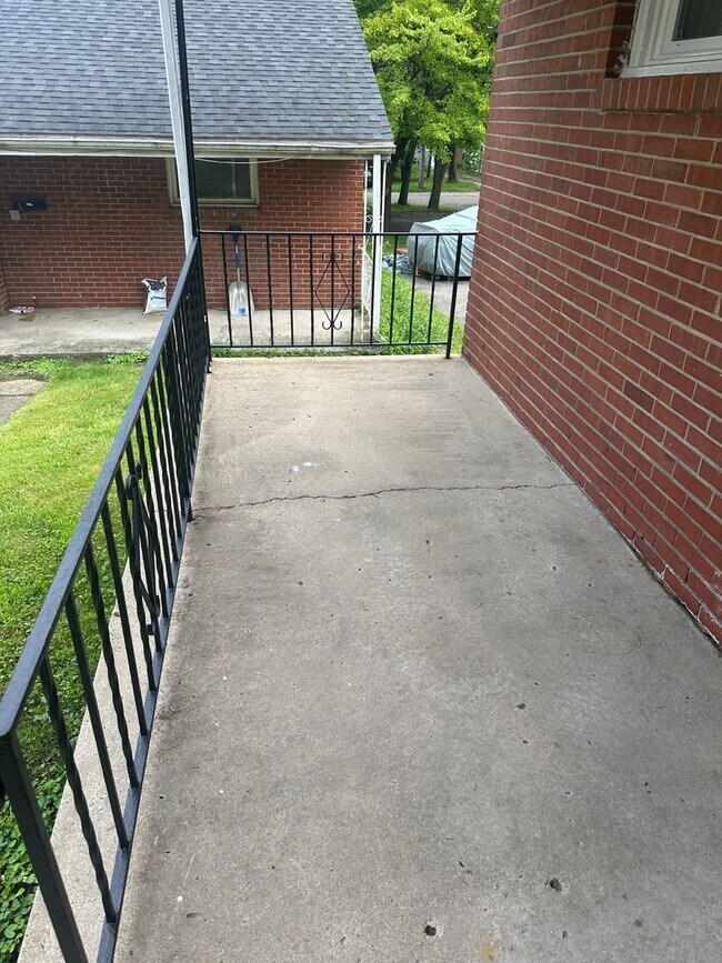 Foto del edificio - 2327 E Midlothian Blvd