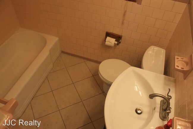 Building Photo - 2 br, 1 bath House - 12 Northampton Dr