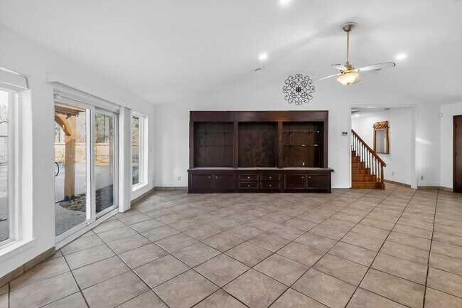 Foto del edificio - 127 Sagewood Dr