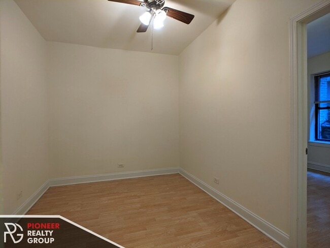 Foto del edificio - 4857 N Damen Ave