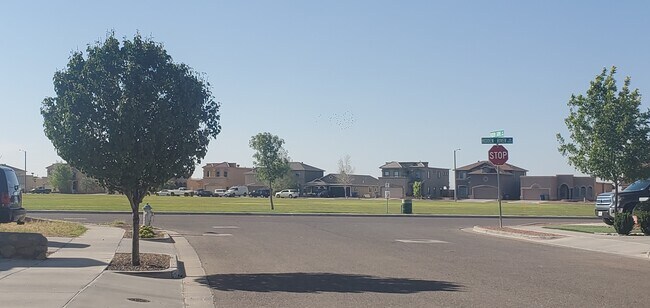Foto del edificio - 12932 Hidden Grove Dr