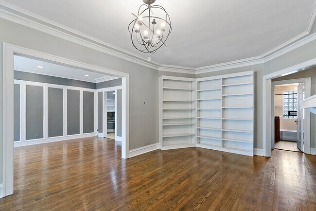 Foto del edificio - 804 Forest Ave