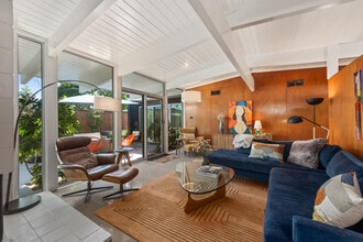 Building Photo - 667 Bamboo Terrace