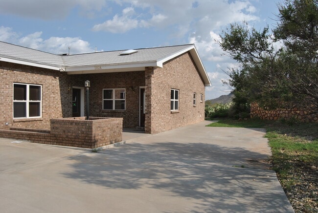 Building Photo - 2824 Titanic Ave