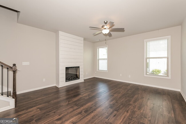 Building Photo - 1015 Smoky Mountain Springs Ln