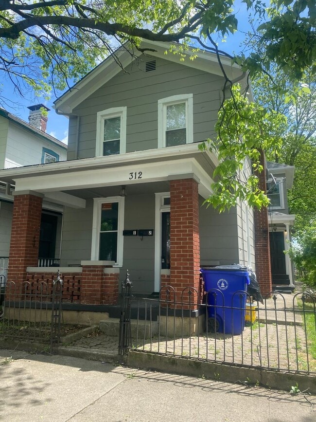 Building Photo - 312 N 6th St