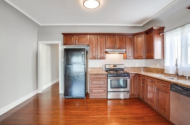 Foto del edificio - 4909 S Gramercy Pl
