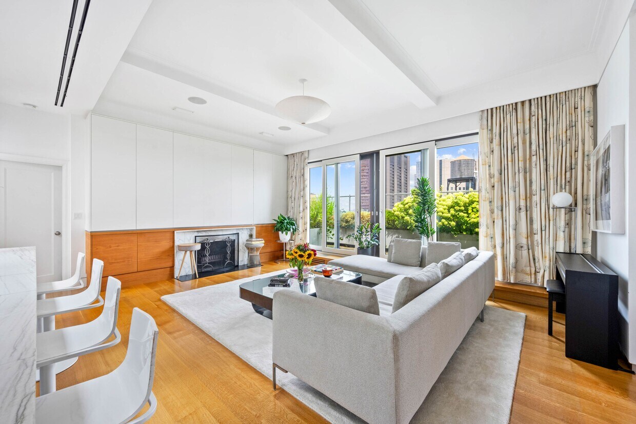 Foto principal - 70 E 96th St