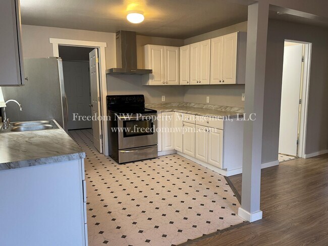 Foto del edificio - 515 Phoenix St NE