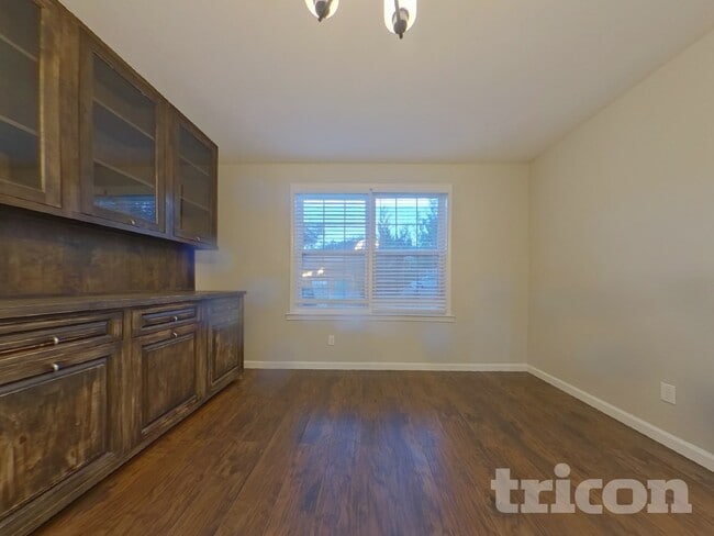 Building Photo - 7512 Skylake Ct