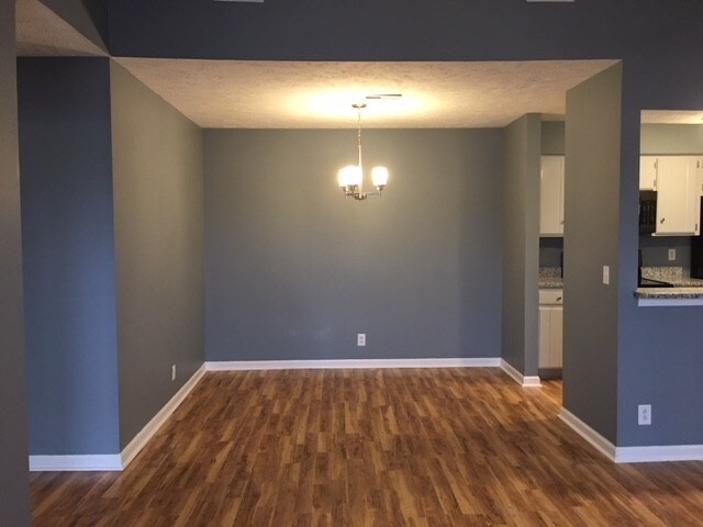 Foto del edificio - 155 N Timber Dr