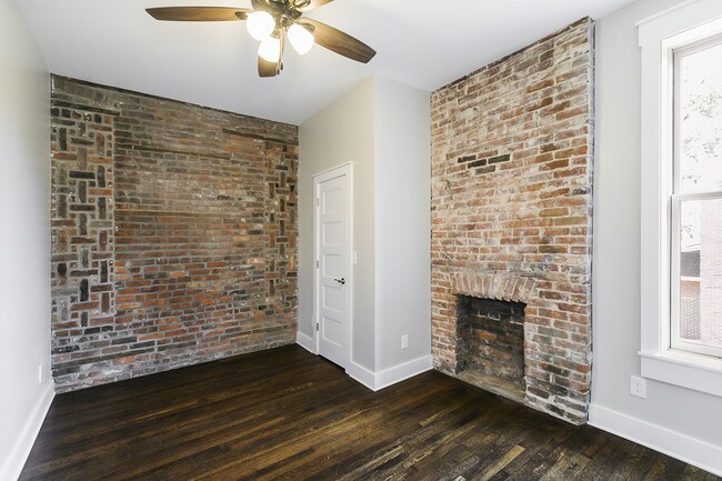 Building Photo - 201 E Fifth St