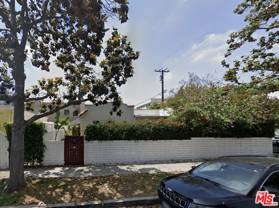Foto principal - 8950 Dayton Way
