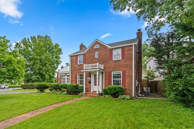 Building Photo - 3 Bed 2.5 Bath - Silver Spring Colonial - ...