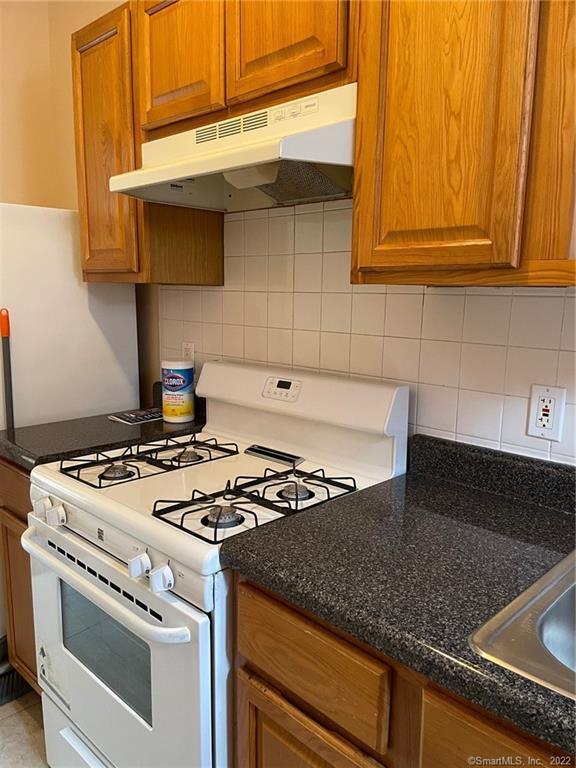 Building Photo - 69 Orchard St