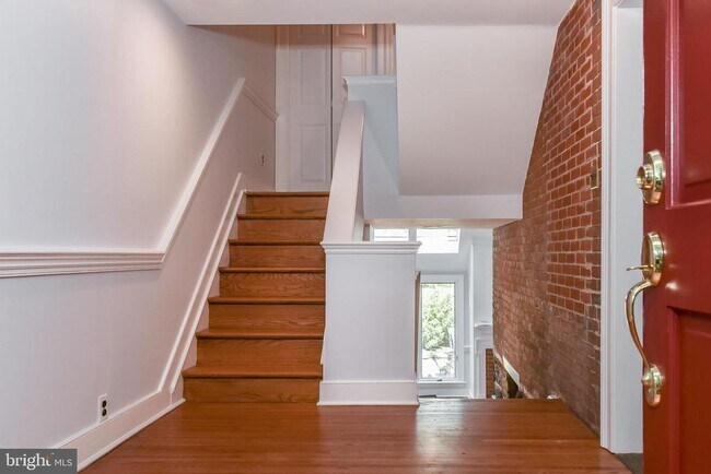 Foto del edificio - 57 Ivy Rd