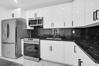 Building Photo - 3127 Sedgwick Ave