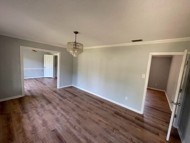 Building Photo - 409 S Audubon Dr